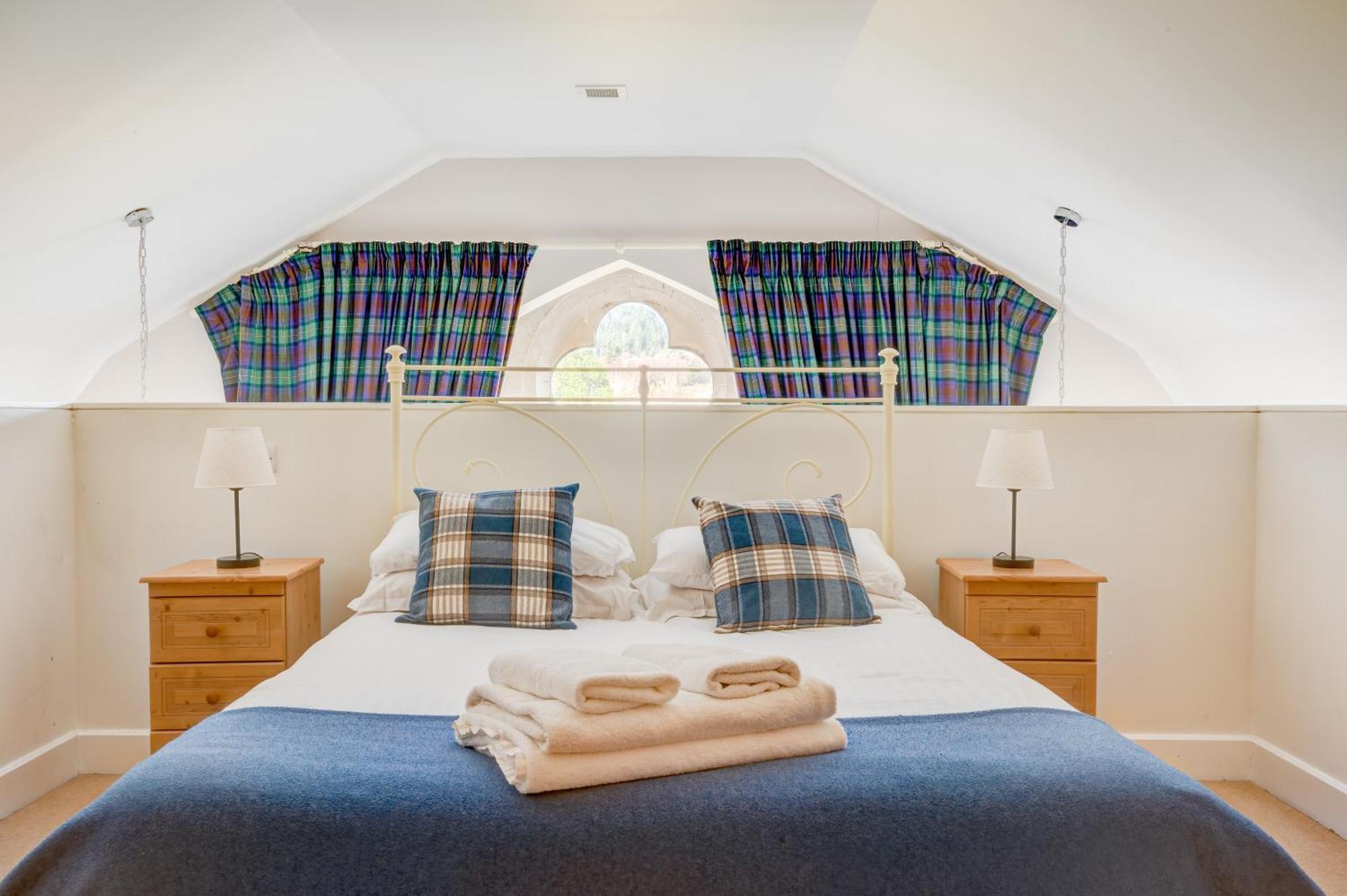 The Caledonian 3 Bedroom Self Catering Apartment In Historic Abbey Fort Augustus Ngoại thất bức ảnh