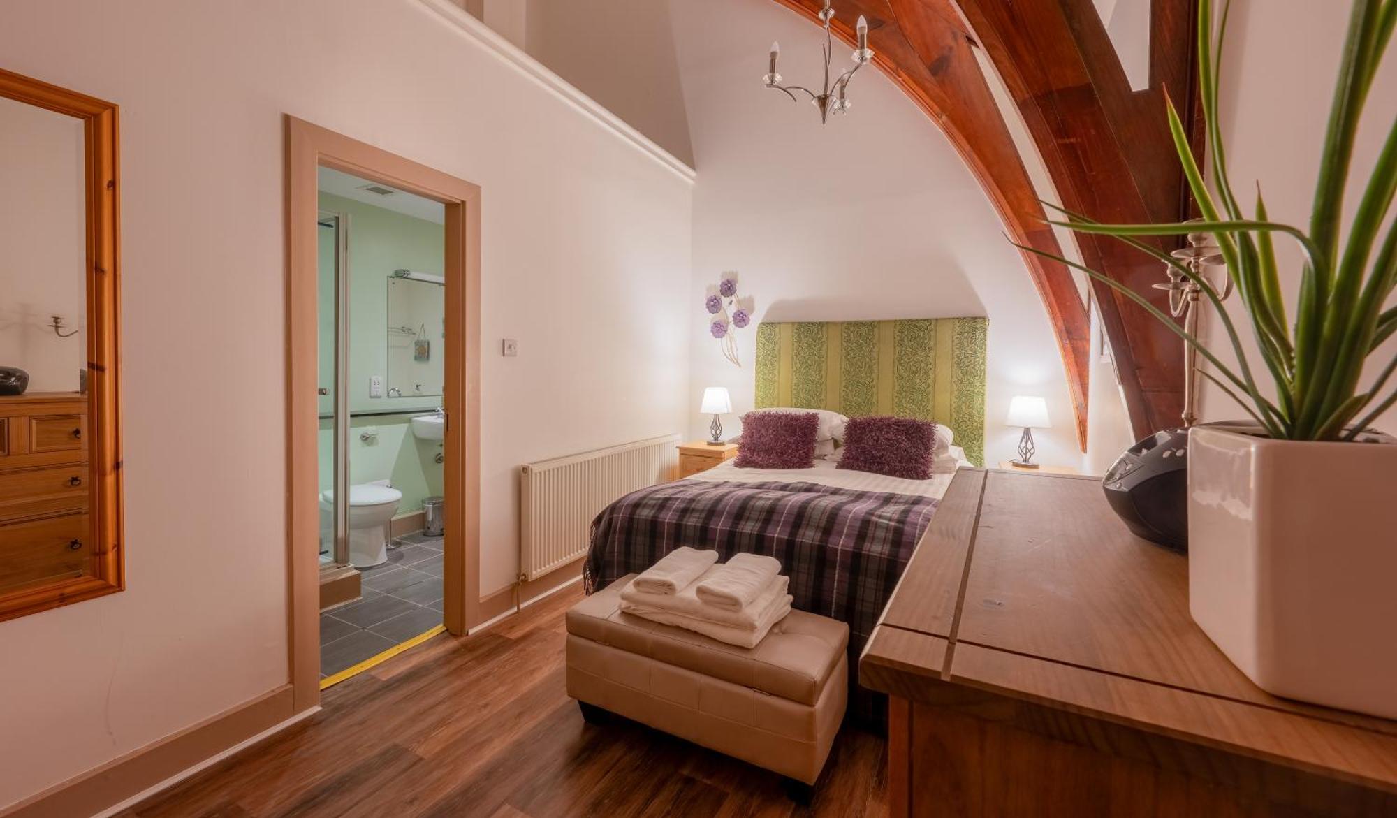 The Caledonian 3 Bedroom Self Catering Apartment In Historic Abbey Fort Augustus Ngoại thất bức ảnh